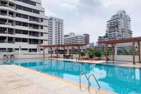 Condominio de 2 dormitorios en Watthana, Bangkok, Tailandia № 76198 - foto 11
