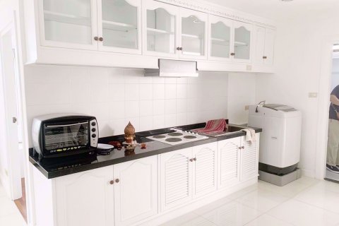 Condominio de 2 dormitorios en Watthana, Bangkok, Tailandia № 76198 - foto 3