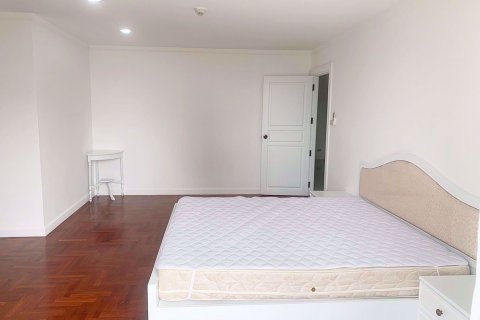 Condominio de 2 dormitorios en Watthana, Bangkok, Tailandia № 76198 - foto 5
