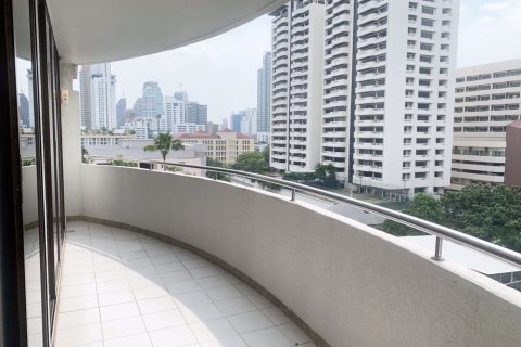 Condominio de 2 dormitorios en Watthana, Bangkok, Tailandia № 76198 - foto 10