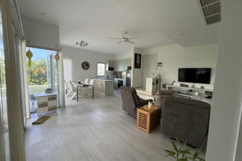 Condominio de 2 dormitorios en Phuket, Tailandia № 132425 - foto 3