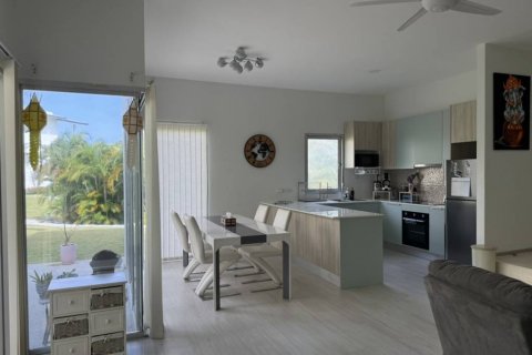 Condominio de 2 dormitorios en Phuket, Tailandia № 132425 - foto 4