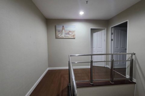 Condominio de 3 dormitorios en Bangkok, Tailandia № 132424 - foto 4