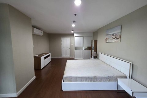 Condominio de 3 dormitorios en Bangkok, Tailandia № 132424 - foto 7