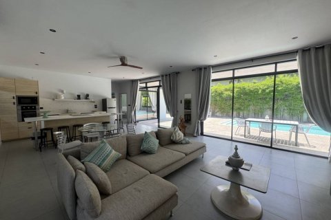 Chalet de 3 dormitorios en Surat Thani, Tailandia № 132422 - foto 4