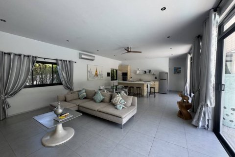 Chalet de 3 dormitorios en Surat Thani, Tailandia № 132422 - foto 9