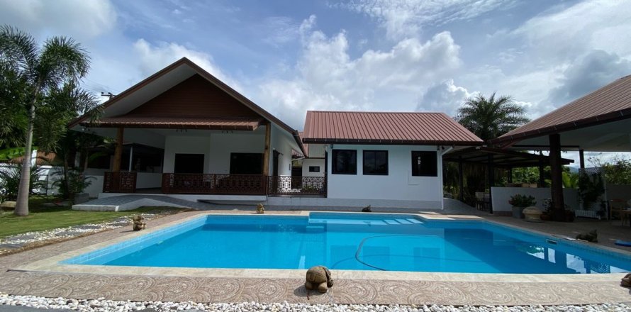 Villa à Chiang Mai, Thaïlande 4 chambres № 79355