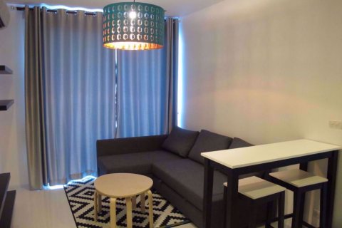 Condominio de 1 dormitorio en Khlong Toei, Bangkok, Tailandia № 76593 - foto 3