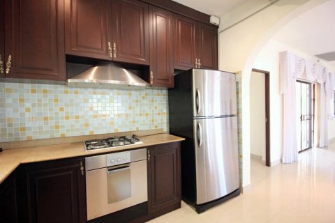 Casa de 4 dormitorios en Hua Hin, Tailandia № 125092 - foto 12