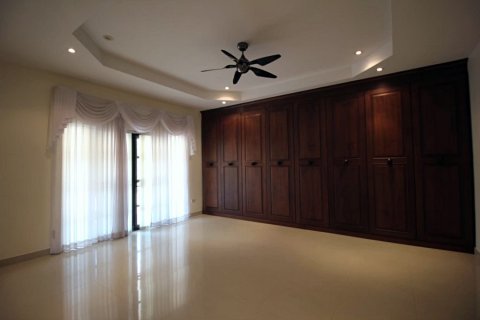 Casa de 4 dormitorios en Hua Hin, Tailandia № 125092 - foto 13