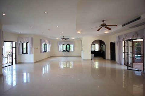 Casa de 4 dormitorios en Hua Hin, Tailandia № 125092 - foto 8