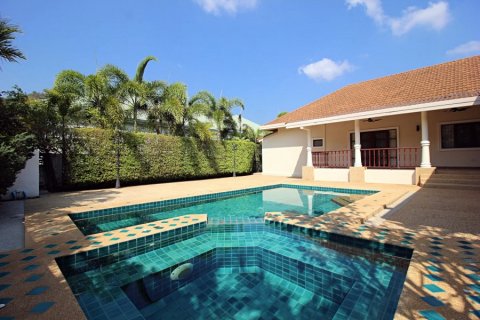 Casa de 4 dormitorios en Hua Hin, Tailandia № 125092 - foto 4
