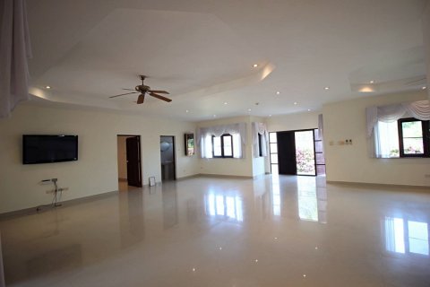 Casa de 4 dormitorios en Hua Hin, Tailandia № 125092 - foto 9
