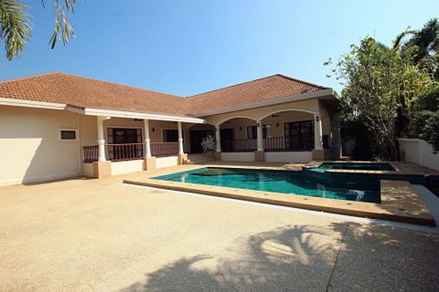 Casa de 4 dormitorios en Hua Hin, Tailandia № 125092 - foto 3