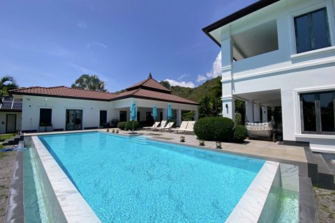 Casa de 4 dormitorios en Hua Hin, Tailandia № 125090 - foto 2