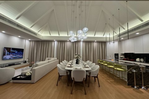 Villa in Bang Tao, Thailand 5 bedrooms № 74434 - photo 11