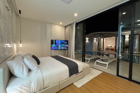 Villa in Bang Tao, Thailand 5 bedrooms № 74434 - photo 3