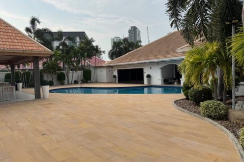 Casa de 6 dormitorios en Pattaya, Tailandia № 119891 - foto 9