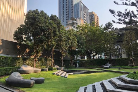 Condo in Bangkok, Thailand, 3 bedrooms № 143515 - photo 13