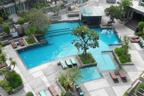Sobre plano Apus en Pattaya, Tailandia № 27453 - foto 2