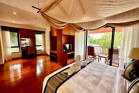 Casa de 3 dormitorios en Bang Tao, Tailandia № 105181 - foto 10