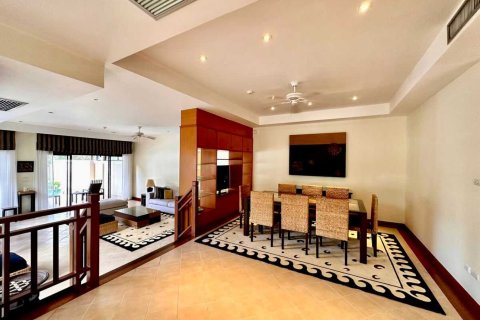Casa de 3 dormitorios en Bang Tao, Tailandia № 105181 - foto 6