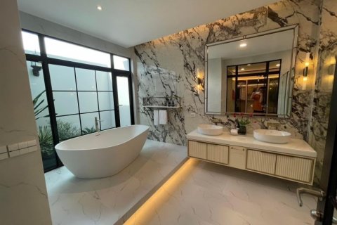 Haus in Saphan Sung, Bangkok, Thailand 5 Schlafzimmer № 123853 - Foto 14