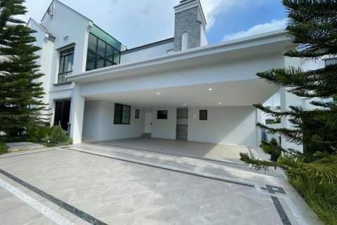 Haus in Saphan Sung, Bangkok, Thailand 5 Schlafzimmer № 123853 - Foto 17