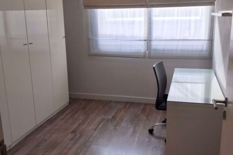 Condo in Watthana, Bangkok, Thailand, 2 bedrooms  № 100048 - photo 10
