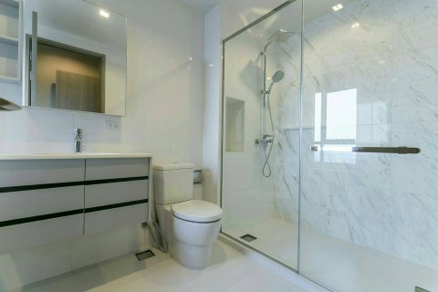Condominio de 1 dormitorio en Bangkok, Tailandia № 143051 - foto 10