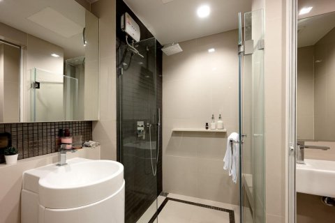 Condominio de 3 dormitorios en Bangkok, Tailandia № 130477 - foto 17