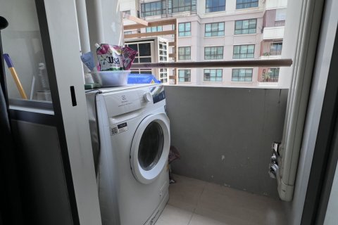 Condominio de 1 dormitorio en Yan Nawa, Bangkok, Tailandia № 123820 - foto 2