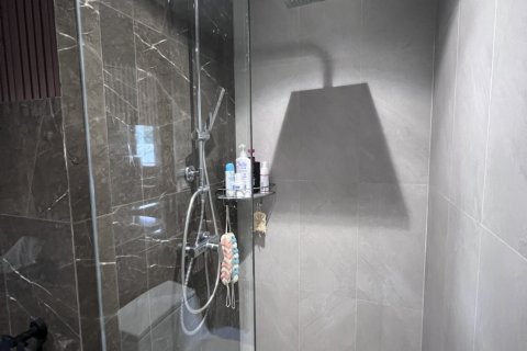 Condominio de 1 dormitorio en Yan Nawa, Bangkok, Tailandia № 123820 - foto 4