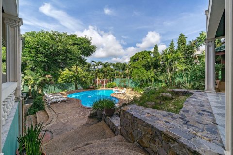 Casa de 4 dormitorios en Ko Samui, Tailandia № 123825 - foto 2