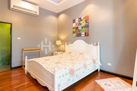 Casa de 3 dormitorios en Chalong, Tailandia № 130978 - foto 14