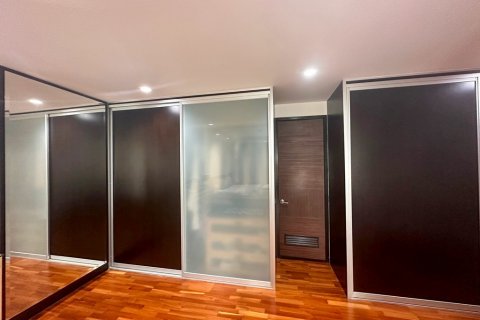 Condominio de 3 dormitorios en Bangkok, Tailandia № 104389 - foto 9