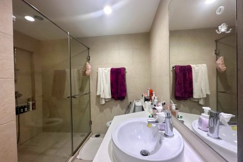 Condominio de 3 dormitorios en Bangkok, Tailandia № 104389 - foto 13