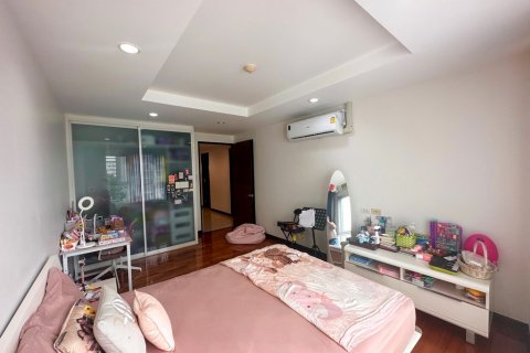 Condominio de 3 dormitorios en Bangkok, Tailandia № 104389 - foto 11