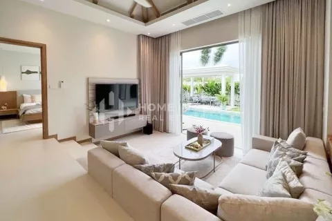 Casa de 3 dormitorios en Phuket, Tailandia № 131350 - foto 4