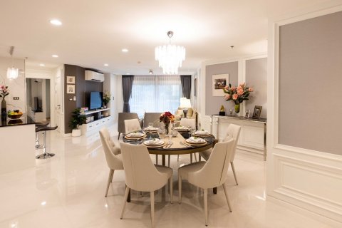 Condo in Bangkok, Thailand, 3 bedrooms  № 101771 - photo 5