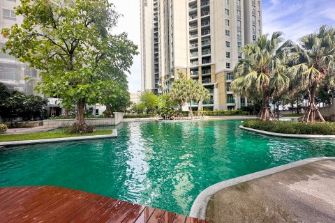 Condo in Bangkok, Thailand, 3 bedrooms  № 101771 - photo 20