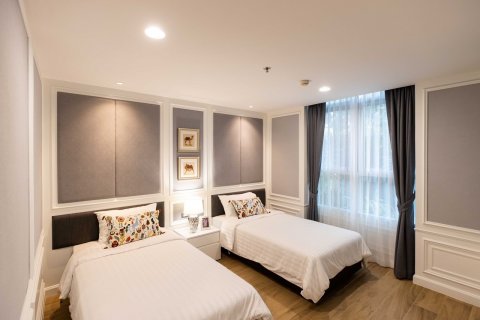 Condo in Bangkok, Thailand, 3 bedrooms  № 101771 - photo 17
