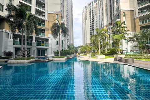 Condo in Bangkok, Thailand, 3 bedrooms  № 101771 - photo 19