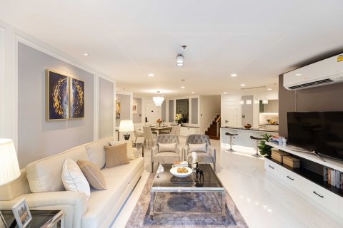 Condo in Bangkok, Thailand, 3 bedrooms  № 101771 - photo 4