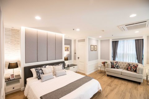 Condo in Bangkok, Thailand, 3 bedrooms  № 101771 - photo 12