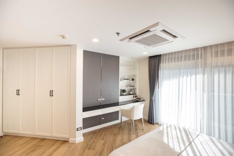 Condo in Bangkok, Thailand, 3 bedrooms  № 101771 - photo 9