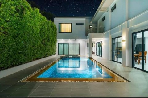 Villa in Phuket, Thailand 6 Schlafzimmer № 124584 - Foto 2