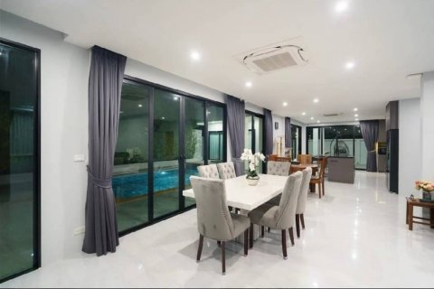 Villa in Phuket, Thailand 6 Schlafzimmer № 124584 - Foto 4