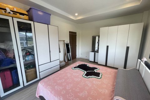 Chalet de 3 dormitorios en Hua Hin, Tailandia № 124473 - foto 8