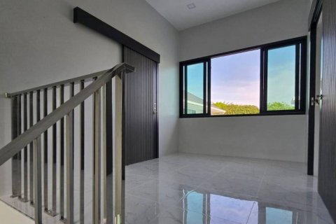Chalet de 4 dormitorios en Phuket, Tailandia № 124468 - foto 10